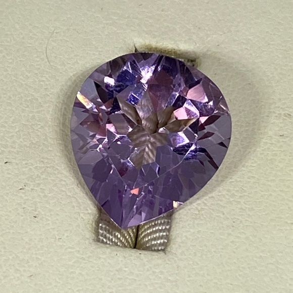 💋9 Carat Pear Rose Quartz Stone - Picture 1 of 6